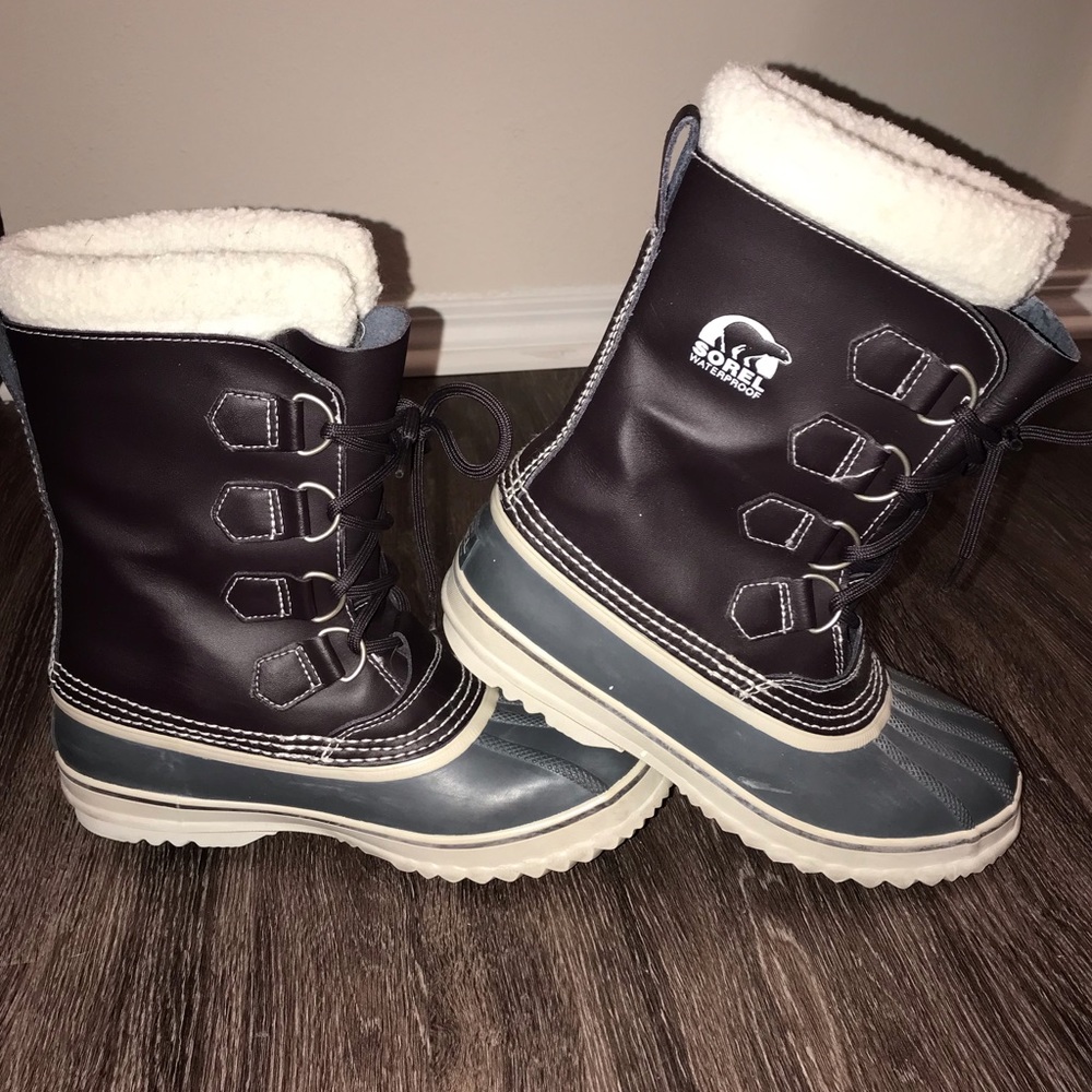 Sorel snow boots! BRAND NEW!!